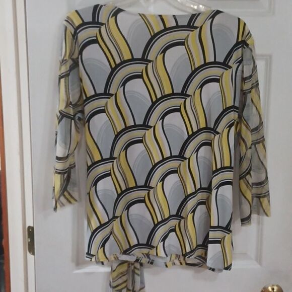 Nicola black and yellow 💛 top - Picture 5 of 5